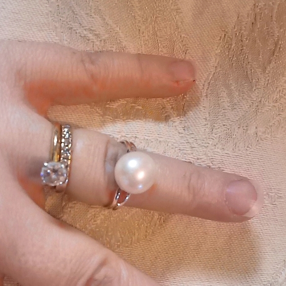 Jewelry - Pearl ring